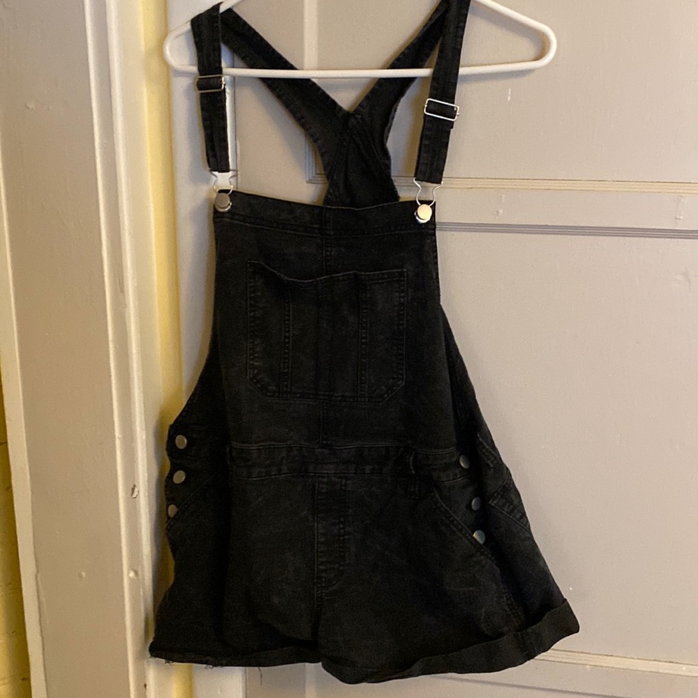 XL black overall shorts